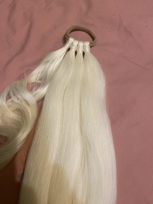 Wlosy kucyk na gumce