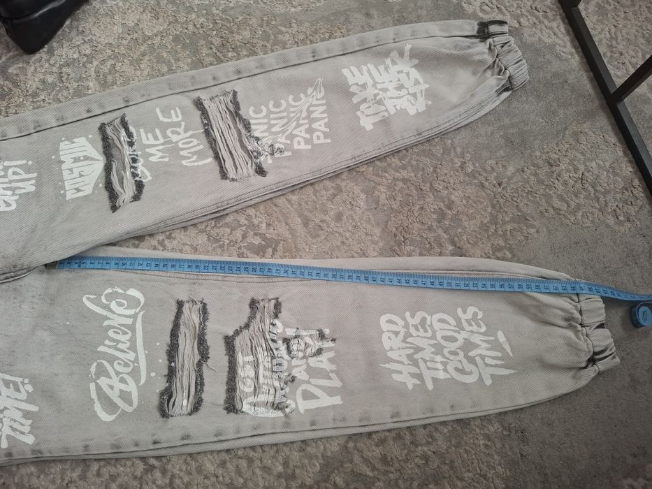 Spodnie jeans z rozdarciami