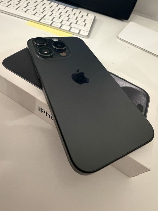 Bateria 100% iPhone 15 Pro 256gb Black Titanium