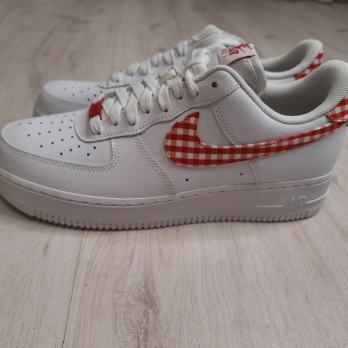 Оригінальні жіночі кросівки NIKE AIR FORCE 1 07 WHITE DZ2784-101