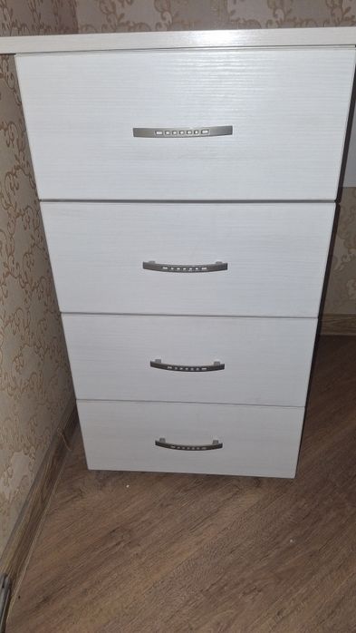 Продам письменный стол 2500