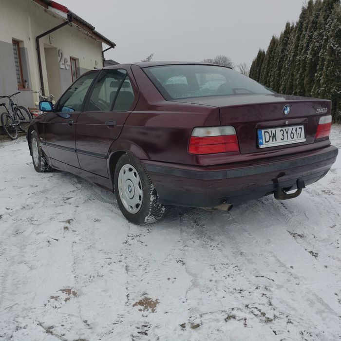 bmw e36,sedan,benzyna 1,6, 1996 rok