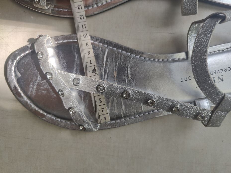 Srebrne płaskie sandały/ 42/28 cm.