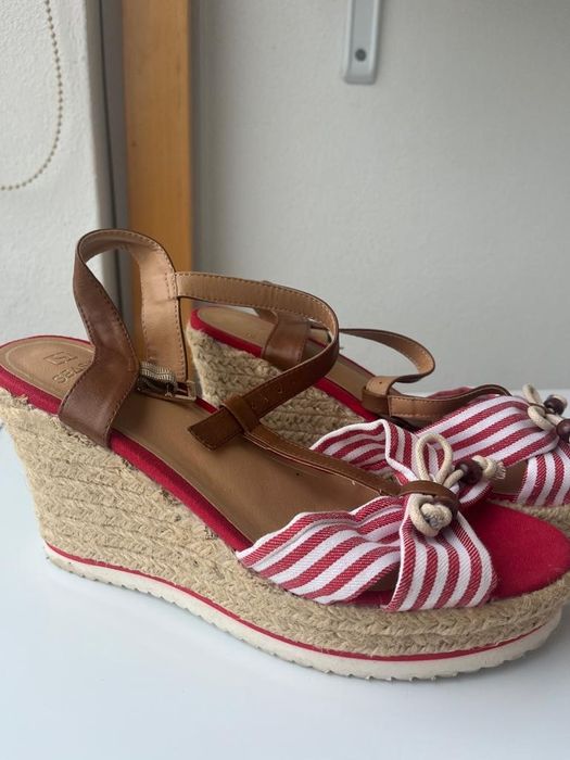 Sapatos vermelhos