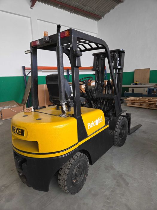 Empilhador 2.5ton em bom estado