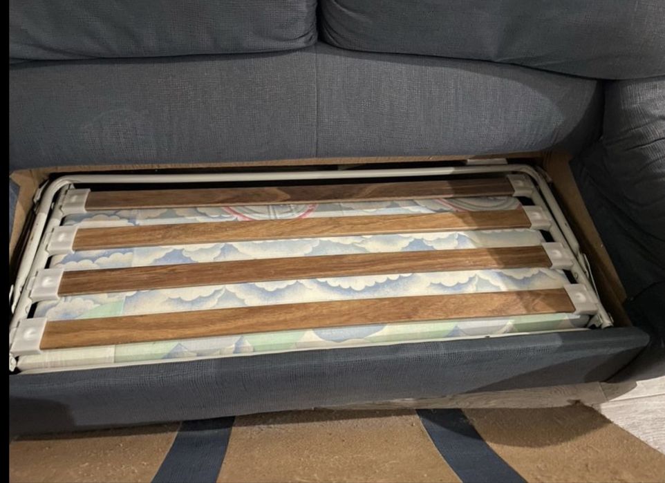 Sofá de 3 lugares e cama