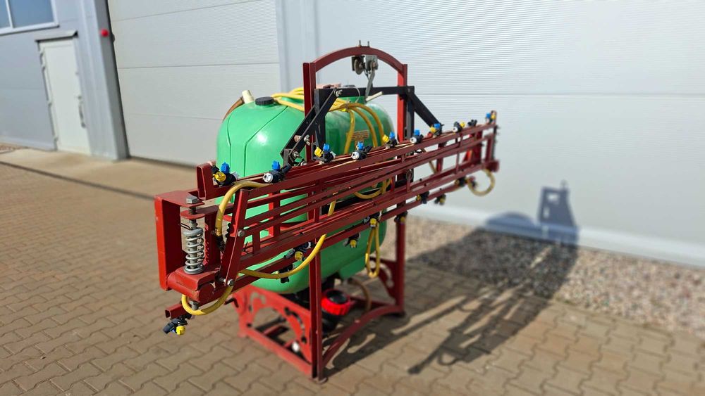 Opryskiwacz polowy podwieszany 400l