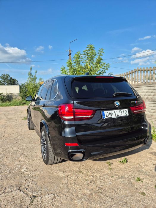 BMW X5 M50D - Polski salon