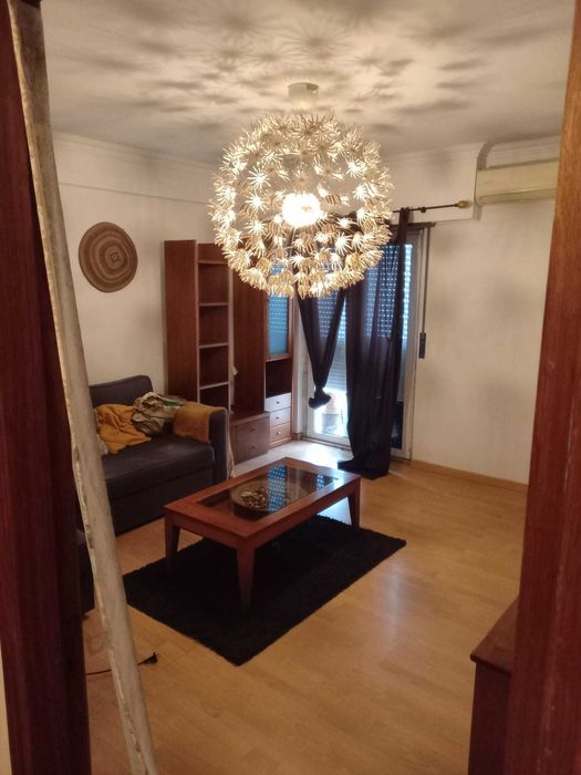 Casa para arrendar - Queluz