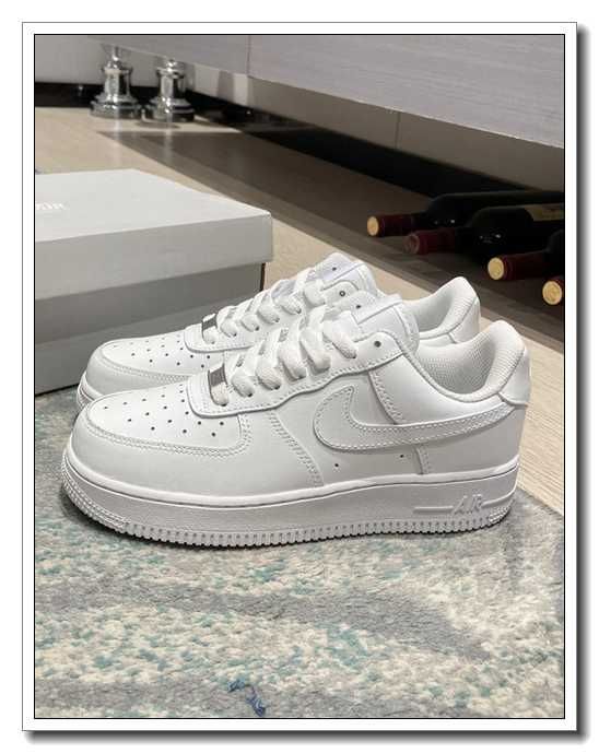 Białe tenisówki Air Force 1 w rozmiarze 38