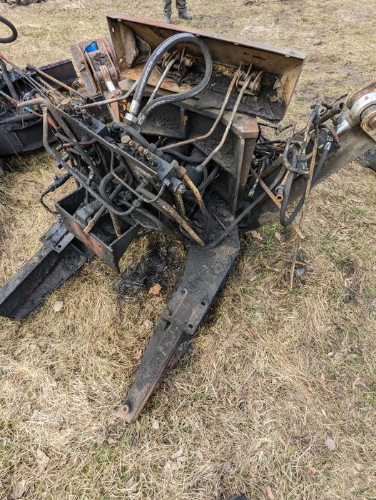 БОРЕКС Запчастини на погрузчик Цилиндр БОРЕКС МТЗ ЮМЗ стріла лапа ковш