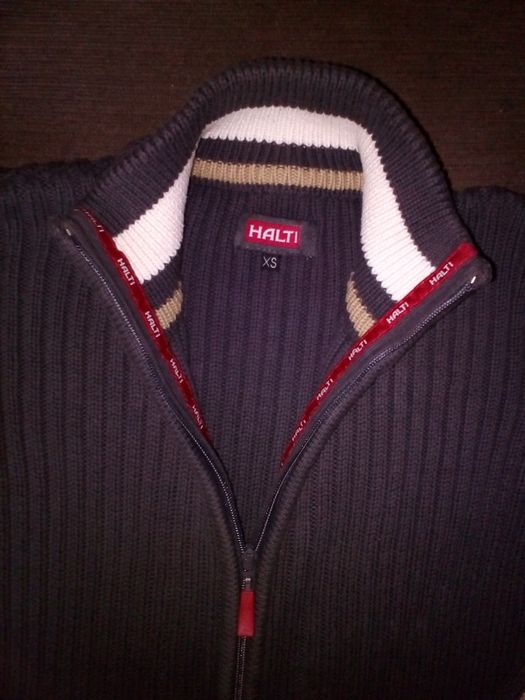 Джемпер на молнии от бренда HALTI