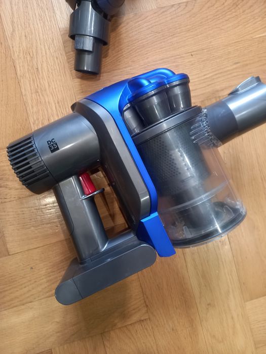 Dyson Пилесос дайсон DC 35 + багато насадок весь комплект