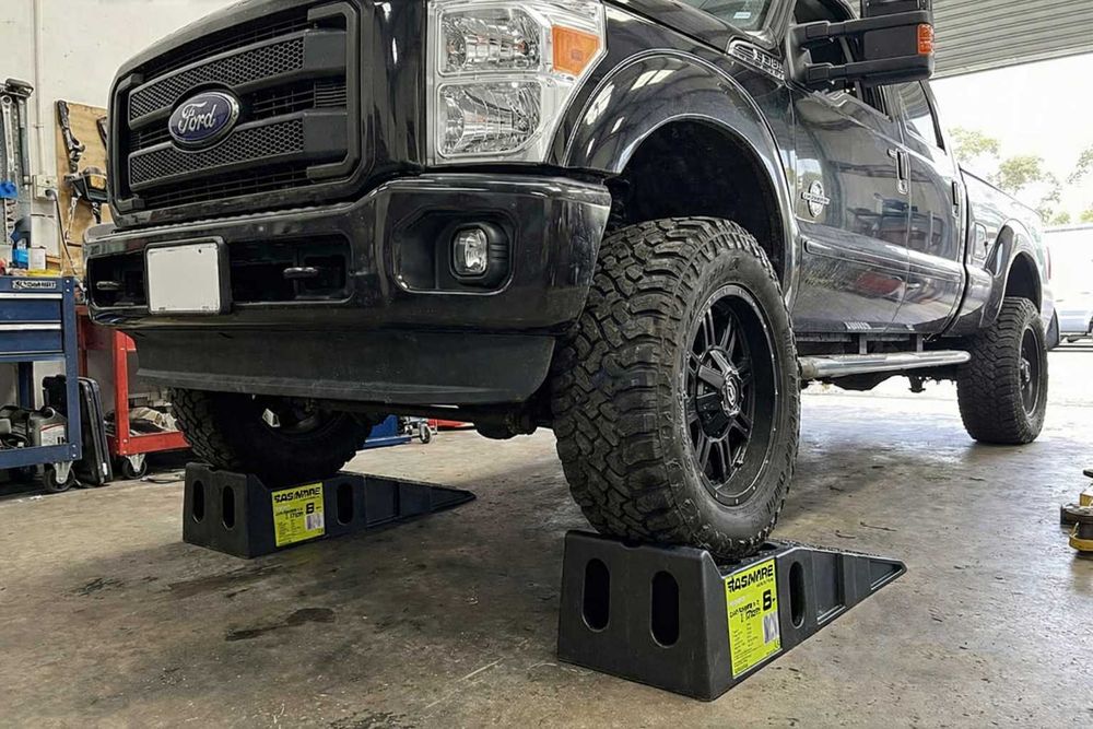 NOWE NAJAZDY SAMOCHODOWE 8T Rampa Najazdowa Warsztatowa 2x4T HDPE