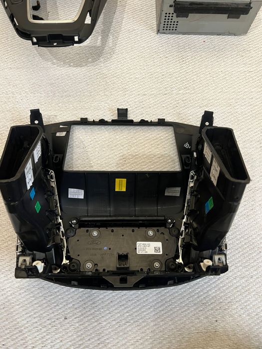 Торпеда магнітофон екран Ford focus 3 рестайл