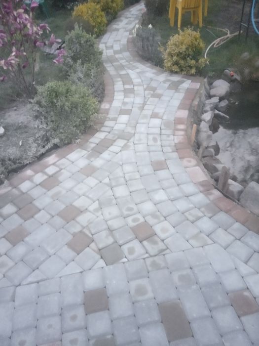 Укладання тротуарної плитки та бруківки (швидко та якісно)