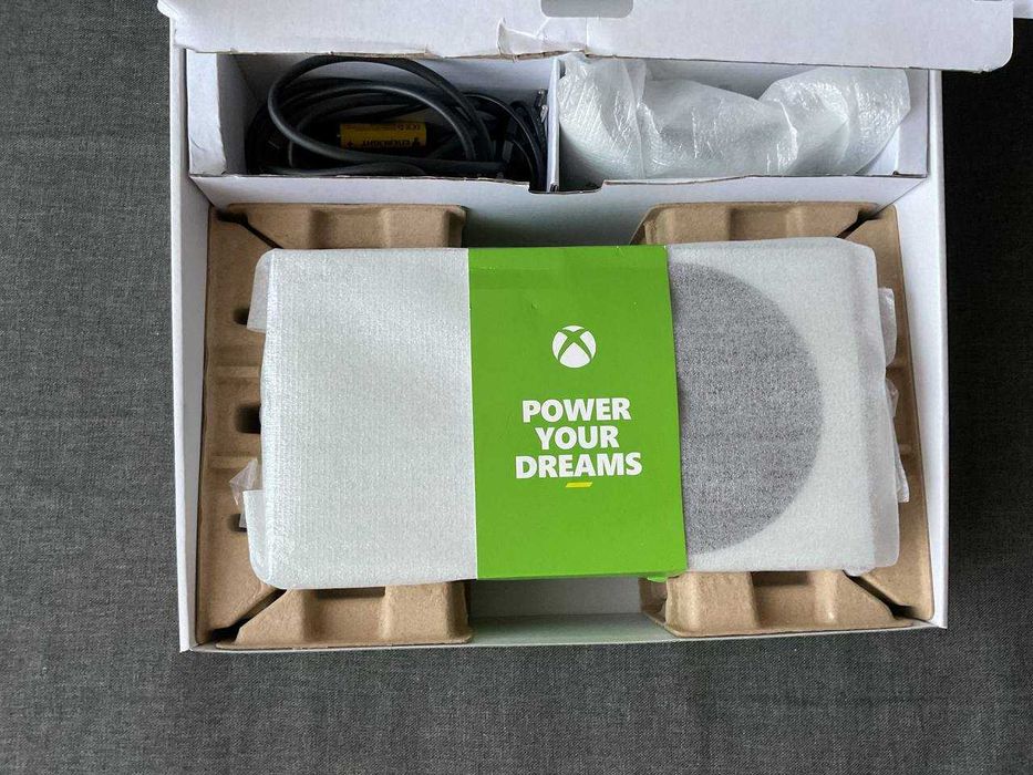 срочно продам  XBOX SERIES S 512 GB - идеальное состояние  !