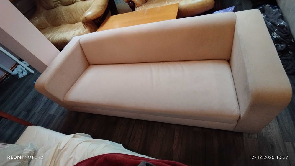 Dwie bardzo ładne sofy Kolor beż długość 180