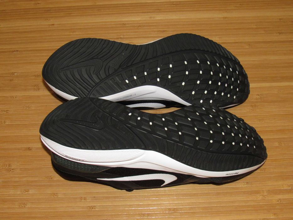 Кросівки мега розміру Nike AIR ZOOM VOMERO 16; EUR-51,5; ус-ка: 34,5см