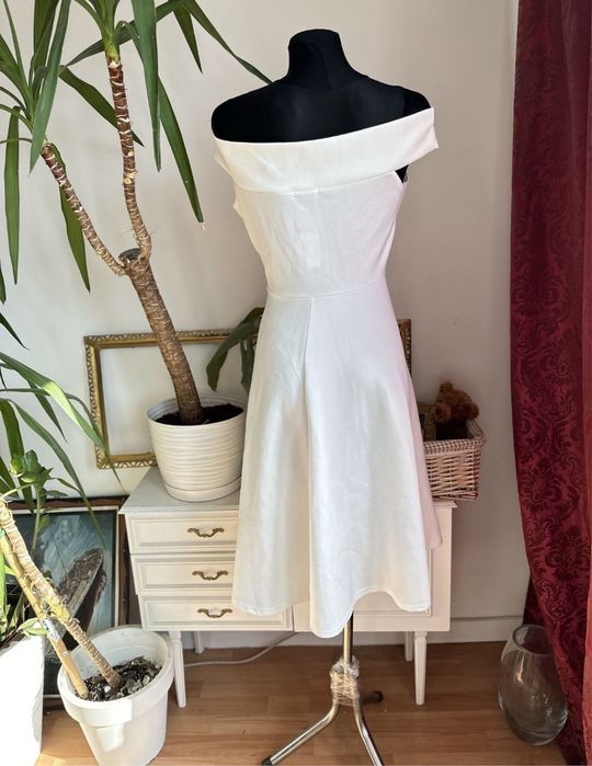 Sukienka midi 44 XXL hiszpanka boohoo rozkloszowana
