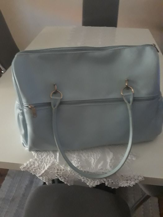 Mala maternidade cor azul , marca mayoral