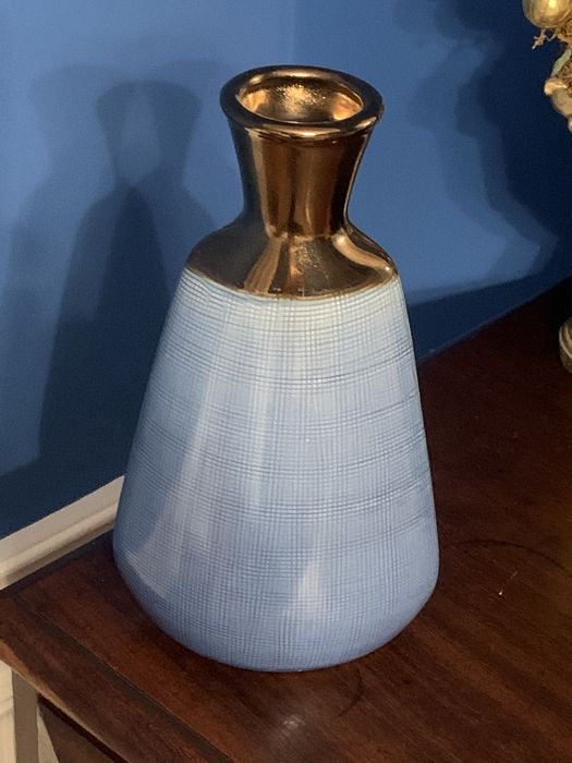 Jarra azul e dourada443110957620940800