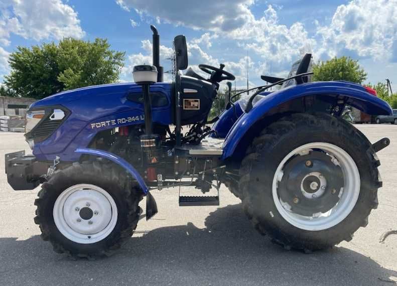 Мінітрактор FORTE RD 244 рівна підлога бокова КПП трактор