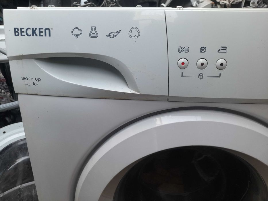 maquina de lavar roupa BECKEN lava  6  quilos 1000