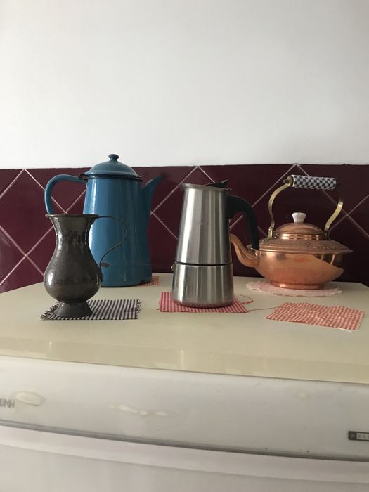 Gato, Canecas e vários artigos baratos