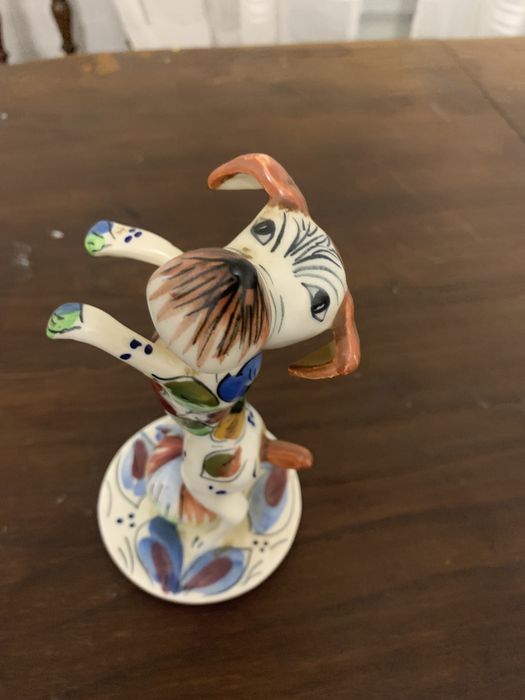Estatueta de porcelana