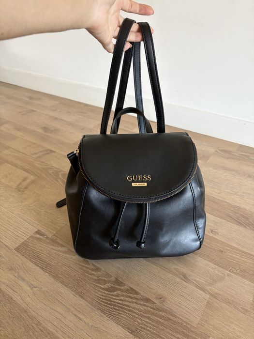 Mochila Guess preta