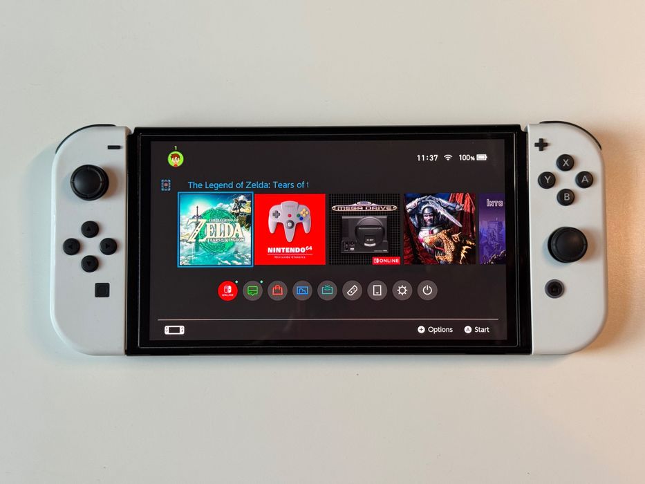 Nintendo Switch OLED biała + etui