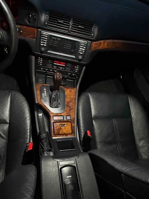 Samochód BMW 2003 seria 5