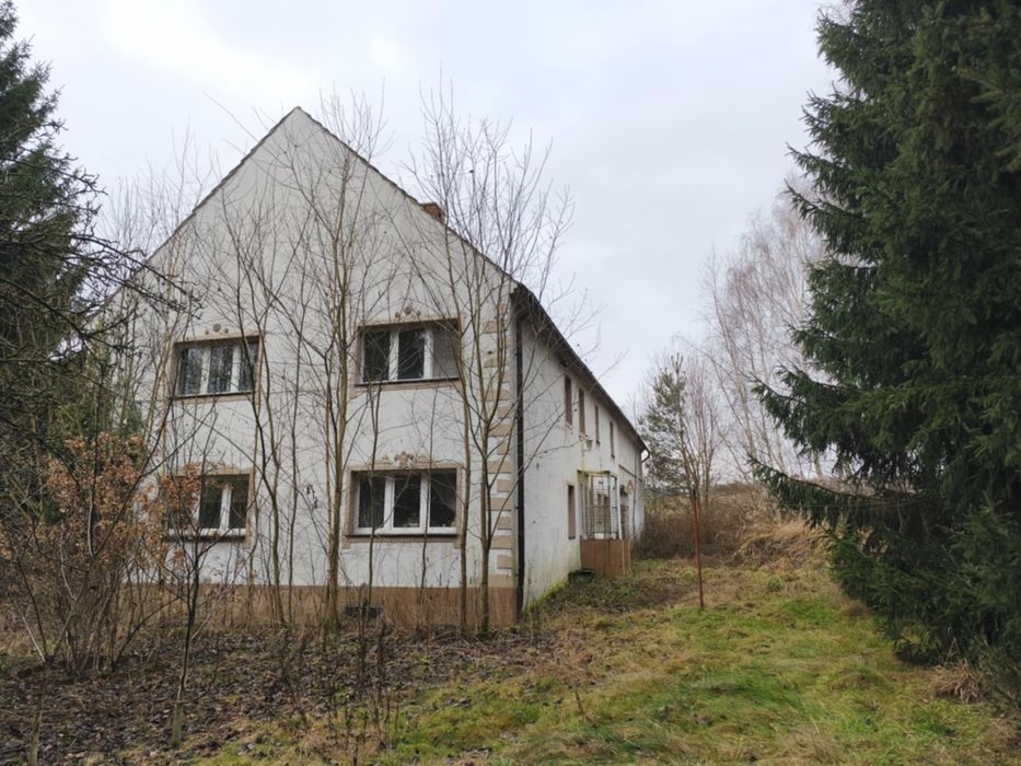 Dom z dużą  działką  Slawnikowice