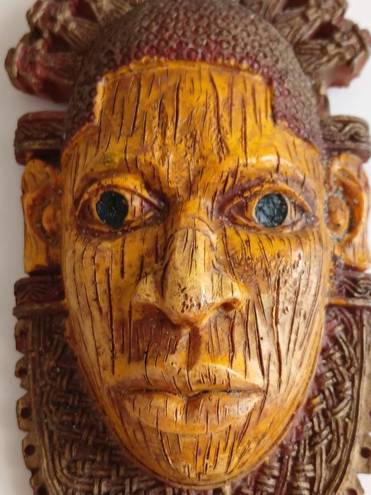 Máscara decorativa "Rainha-Mãe Iyoba"