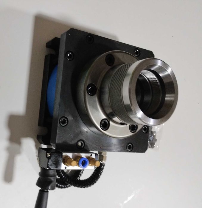 Пневматический зажимной патрон .