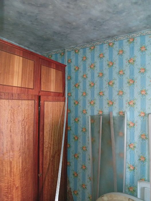 Продам пол дома с удобствами