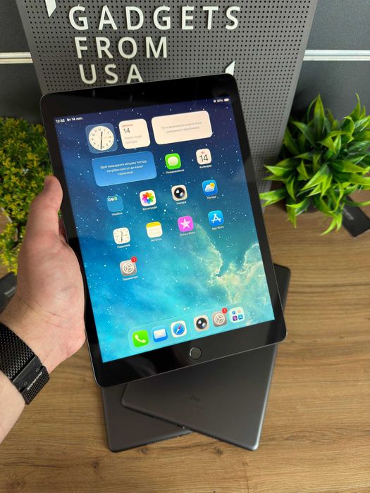 Планшет Apple iPad 8 10.2" 128 GB WiFi Space Gray