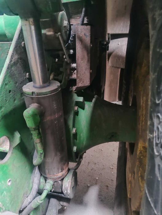 Трактор John Deere 8400 1995
