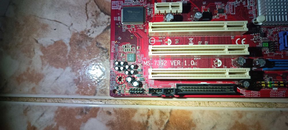 MSI P31 Neo Intel core 2 Quad Q9450 DDR 2 4GB