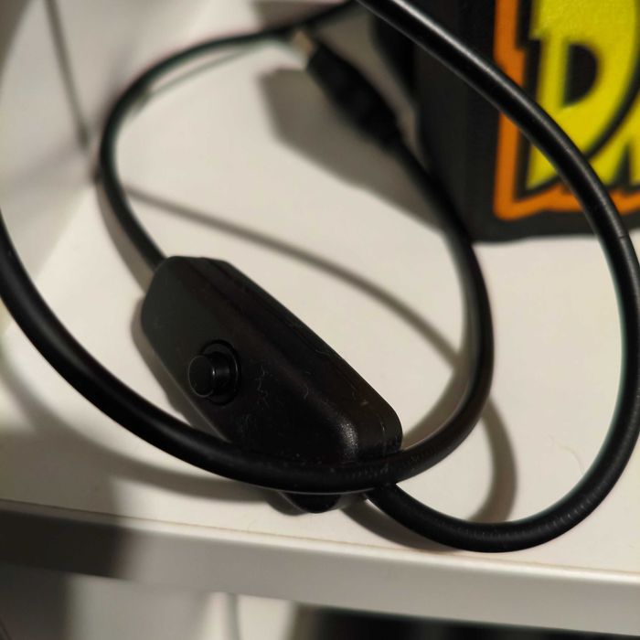 Candeeiro Dragon Ball Z com interruptor e ligação USB