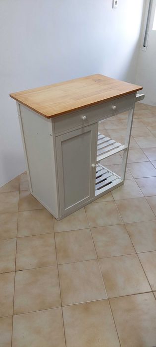 Móvel de apoio a cozinha