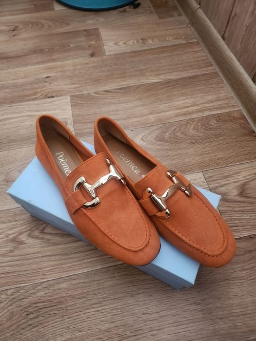 Лофери.З м'якої замши.