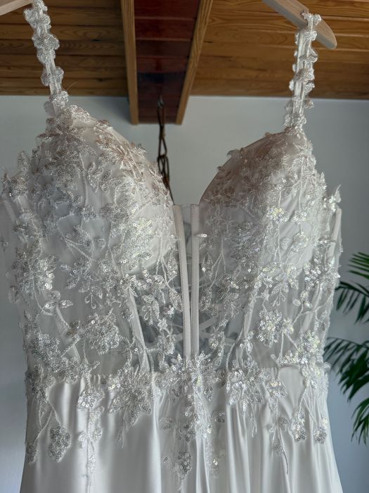 Suknia ślubna gorsetowa