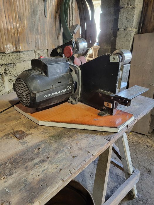 Гріндер , ленточно шліфувальний станок