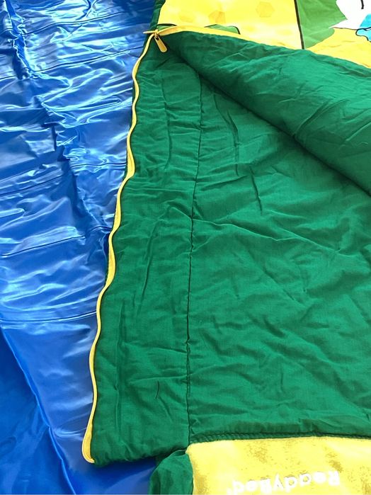 Conjunto de colchão insuflável e respetivo saco-cama