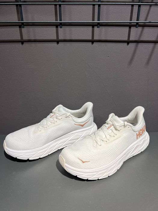 Кросівки — Hoka Arahi 7