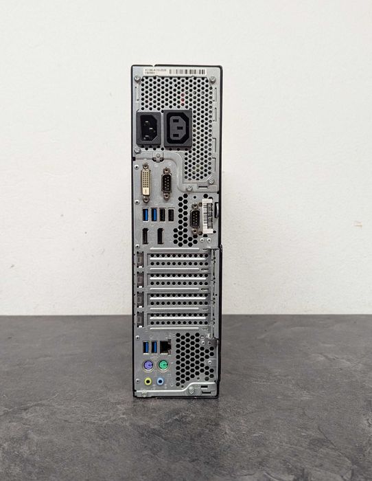 Fujitsu. Intel i3-7100\ DDR4 8Gb\ SSD 256Gb.