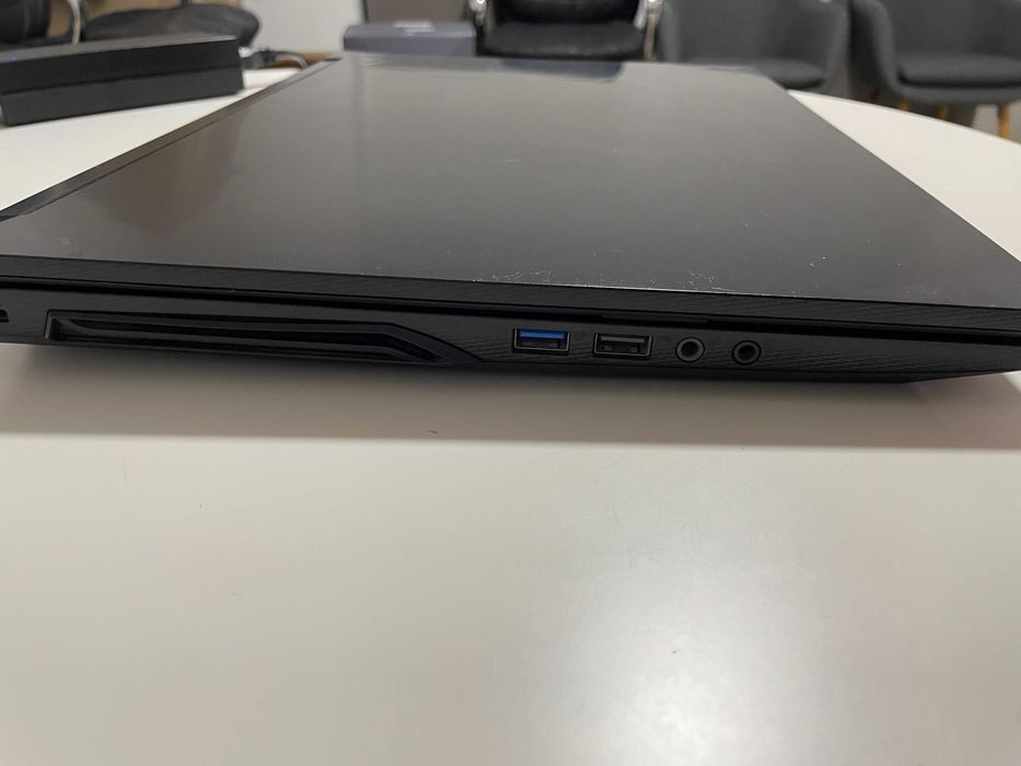 Ігровий ноутбук Dream Mashines  hN70 17,3 FullHD i7-9750H/16gb/512 gb SSD /gtx 1650  4 GB