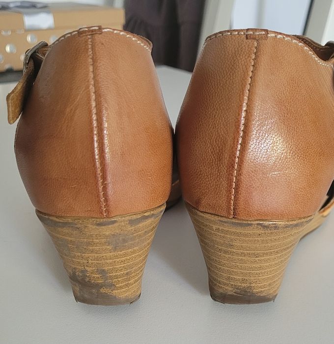 Buty na koturnie But S